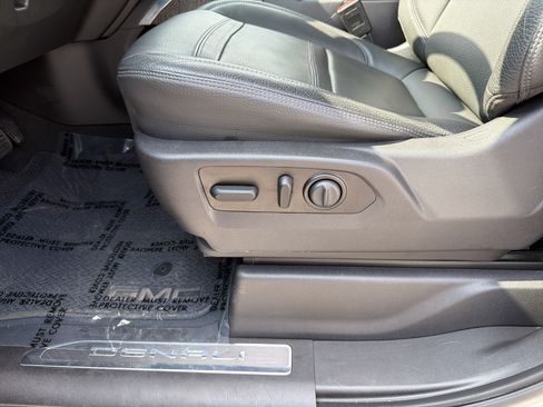 Used 2021 GMC Sierra 1500 Denali w/ Denali Ultimate Package image 11