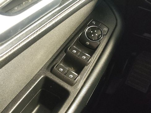 Used 2019 Ford Edge SE FWD image 27