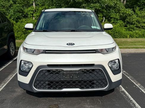 Used 2020 Kia Soul LX FWD image 2