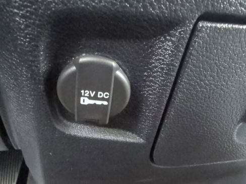 Used 2016 RAM 2500 Tradesman w/ Chrome Appearance Group image 14