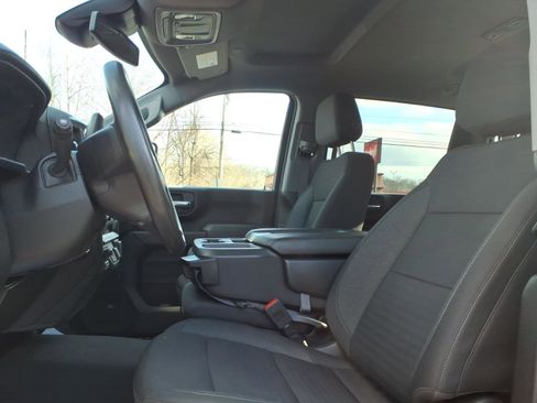 Used 2024 Chevrolet Silverado 2500 Custom w/ Custom Value Package image 12