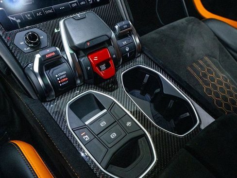 Used 2023 Lamborghini Urus Performante image 46