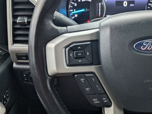 Used 2022 Ford F350 Lariat w/ Lariat Ultimate Package AWD/4WD image 26