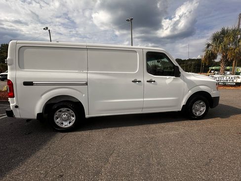 Used 2015 Nissan NV 2500 SV image 38