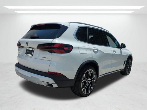New 2026 BMW X5 xDrive40i w/ Premium Package AWD/4WD image 4