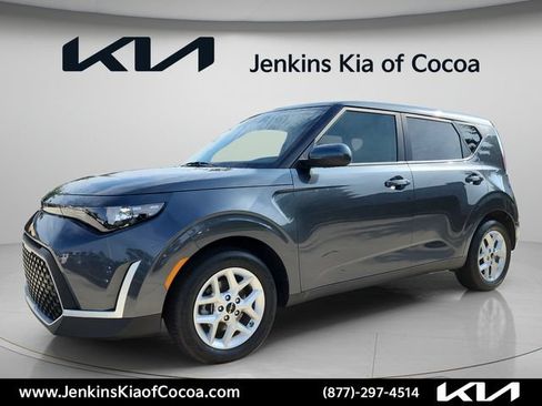 Used 2024 Kia Soul LX w/ Option Group 015 FWD image 10