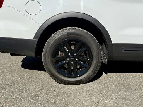 Used 2017 Ford Explorer 4WD image 32