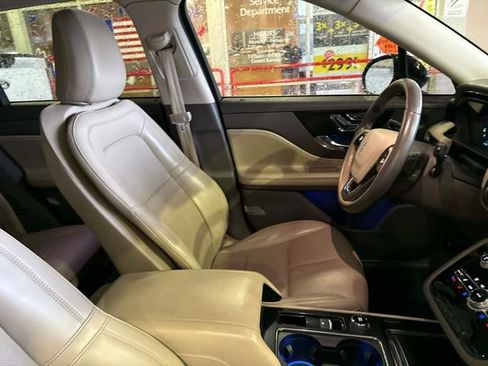Used 2021 Lincoln Corsair Reserve w/ Elements Package FWD image 14