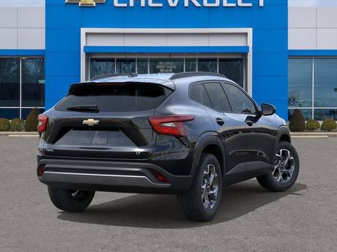 New 2026 Chevrolet Trax LT w/ Driver Confidence Package FWD image 4