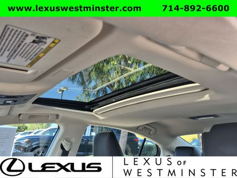 Used 2025 Lexus ES 300h w/ Premium Package FWD image 19