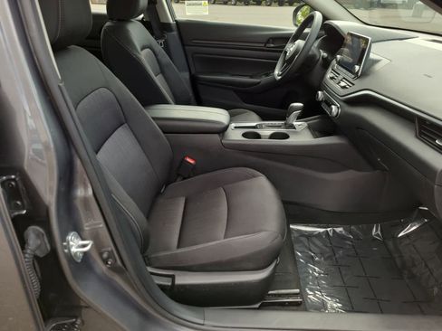 Used 2025 Nissan Altima 2.5 S FWD image 22