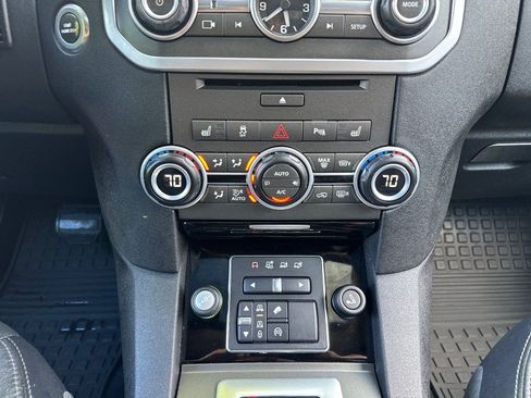 Used 2016 Land Rover LR4 HSE Silver Edition AWD/4WD image 25