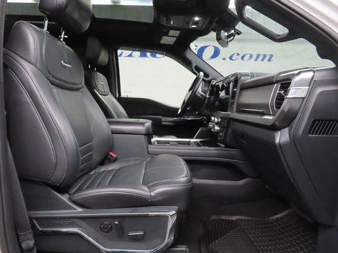 Used 2025 Ford F250 Platinum image 37