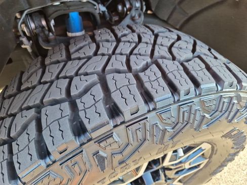 Used 2025 GMC Sierra 2500 AT4X AWD/4WD image 19