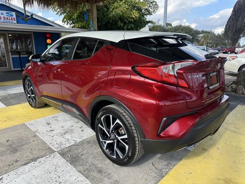 Used 2018 Toyota C-HR XLE image 7