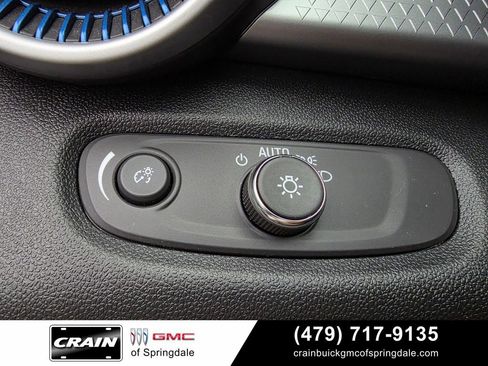 Used 2025 Chevrolet Trax LS w/ LS Convenience Package FWD image 13