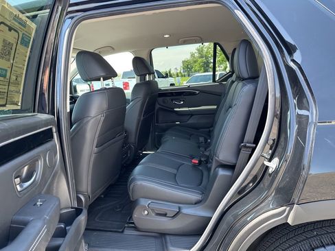 Used 2025 Honda Pilot EX-L image 34