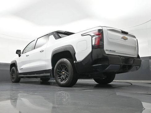 Used 2025 Chevrolet Silverado EV LT AWD/4WD image 26