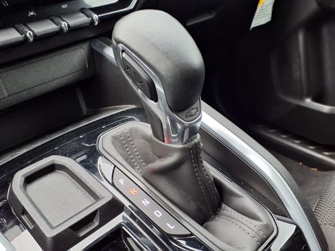 Used 2024 Chevrolet Colorado LT RWD image 10