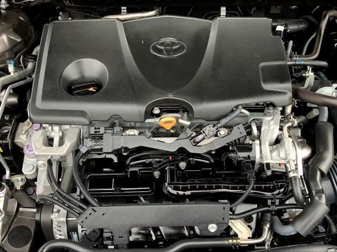 Used 2020 Toyota Camry L FWD image 29