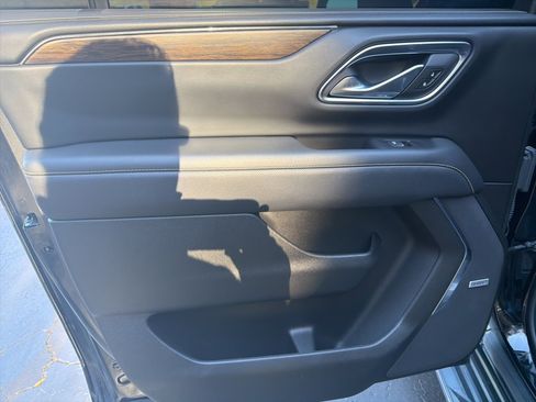 Certified 2024 Chevrolet Suburban Premier image 11