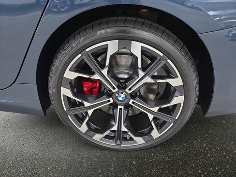 New 2026 BMW 330i Sedan w/ M Sport Package RWD image 21