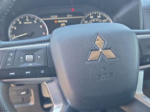 Used 2024 Mitsubishi Outlander FWD image 10