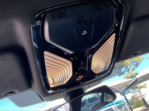 Used 2018 BMW 530i w/ Luxury Seating Package image 31