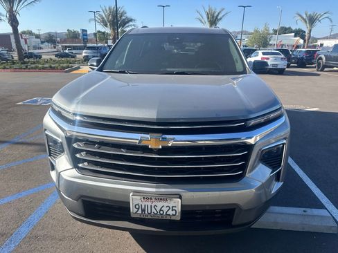 Used 2026 Chevrolet Traverse LT w/ Enhanced Driving Package FWD image 2