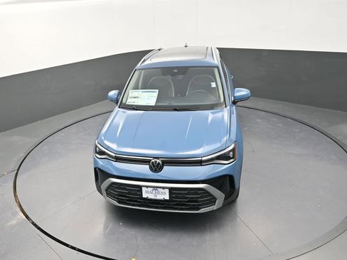New 2026 Volkswagen Taos SE image 11