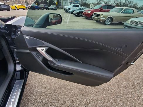 Used 2019 Chevrolet Corvette Stingray Coupe w/ 1LT image 21