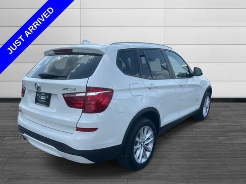 Used 2017 BMW X3 sDrive28i RWD image 3