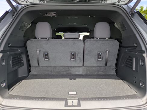 New 2026 Chevrolet Traverse LT FWD image 7