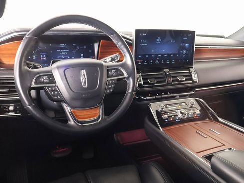 Certified 2024 Lincoln Navigator Reserve image 2