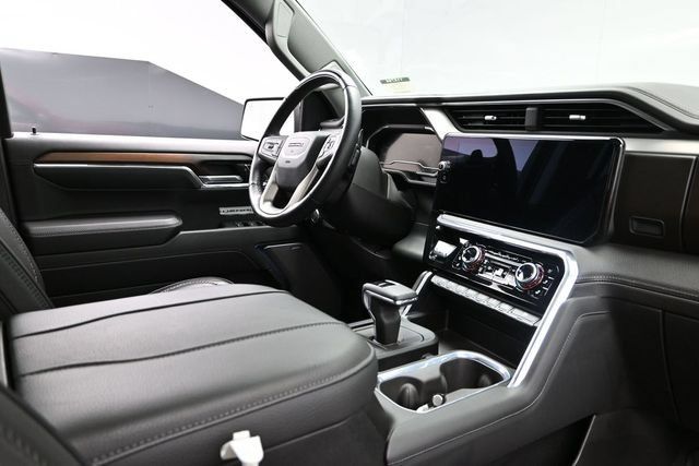 Used 2024 GMC Sierra 1500 Denali w/ Technology Package AWD/4WD image 14