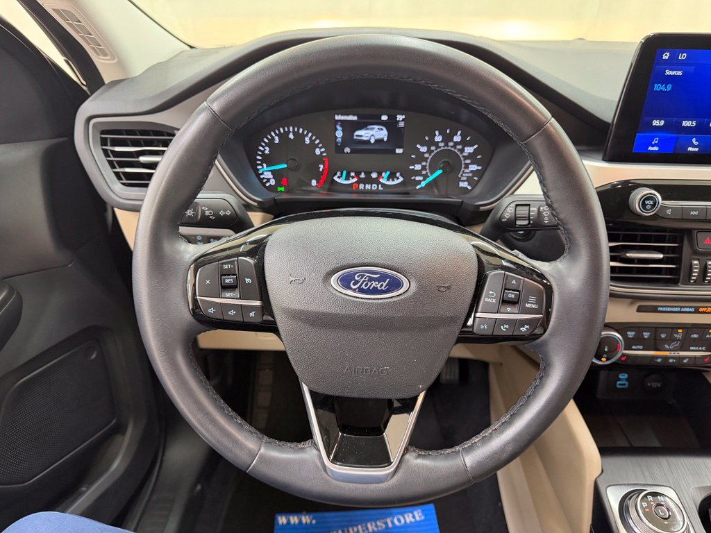 Used 2022 Ford Escape SEL AWD/4WD image 21
