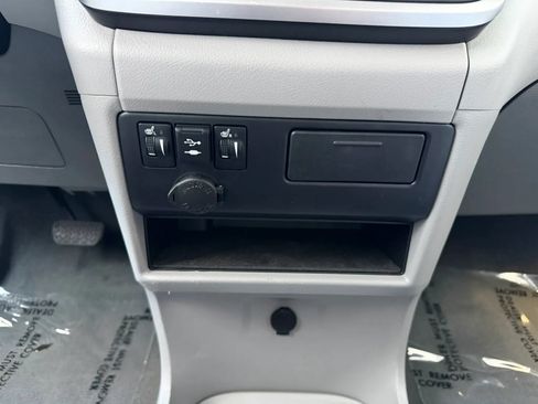 Used 2020 Toyota Sienna XLE w/ XLE Navigation Package FWD image 26
