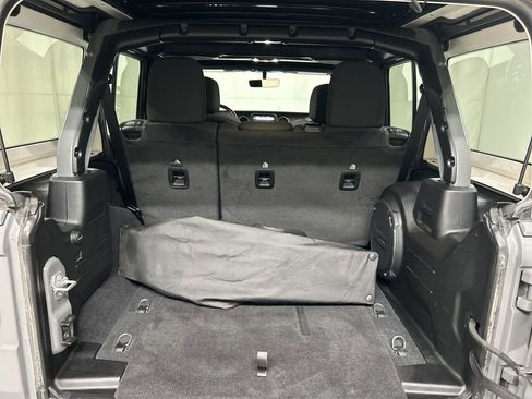 Used 2022 Jeep Wrangler Unlimited Sport image 22