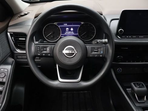 Used 2023 Nissan Rogue SV FWD image 23