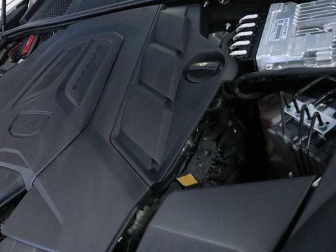 Used 2025 Porsche Cayenne Coupe image 10