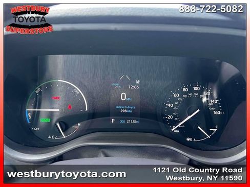 Used 2024 Toyota Sienna XLE FWD image 29