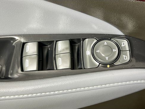 Used 2019 Buick Enclave Preferred w/ LPO, Luxury Package image 16