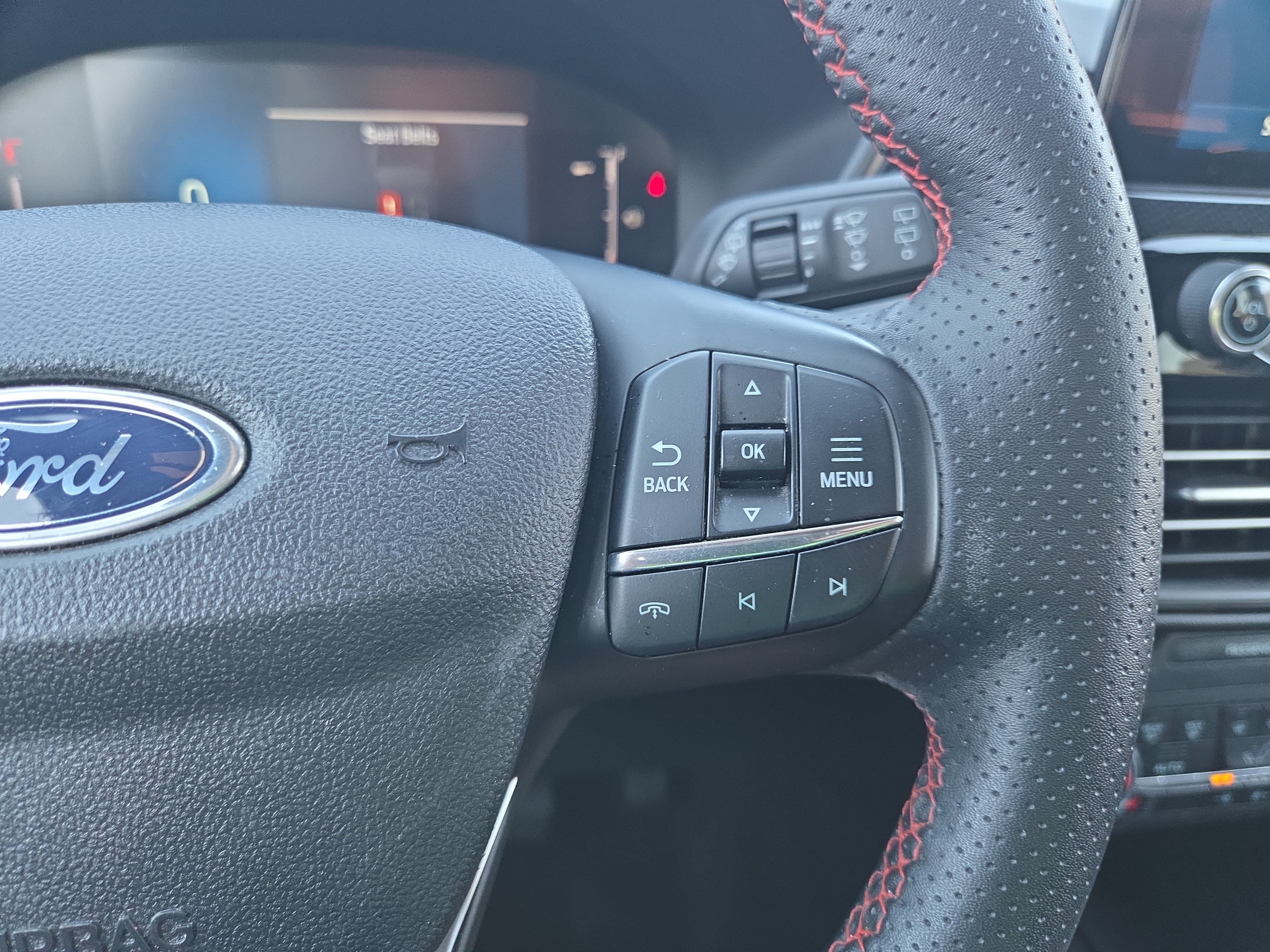 Used 2025 Ford Escape ST-Line Select AWD/4WD image 12