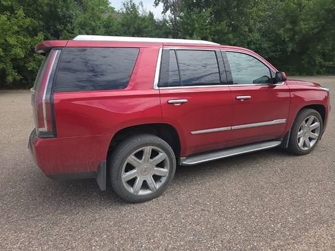 Used 2015 Cadillac Escalade Luxury AWD/4WD image 12