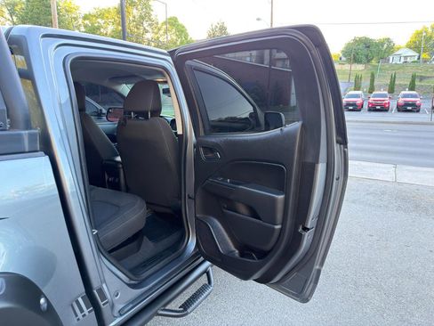 Used 2021 Chevrolet Colorado LT AWD/4WD image 17