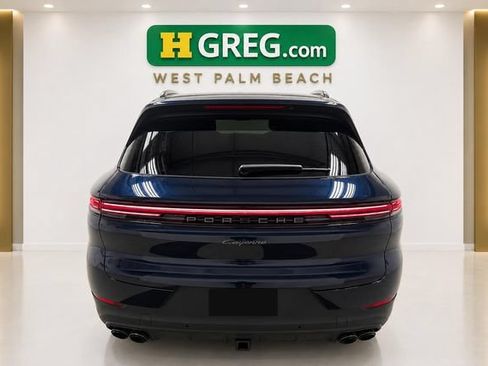 Used 2024 Porsche Cayenne AWD/4WD image 8
