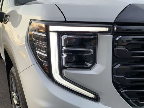 Used 2023 GMC Sierra 1500 Denali Ultimate image 9