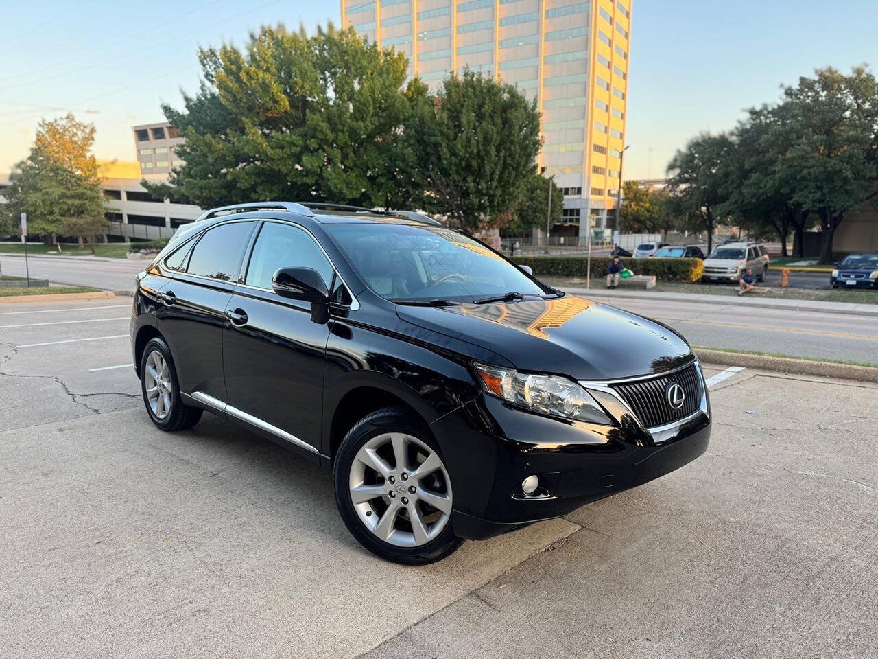 Used 2011 Lexus RX 350 2WD w/ Premium Pkg image 2
