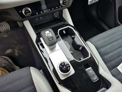 New 2026 Mitsubishi Outlander SE FWD image 21