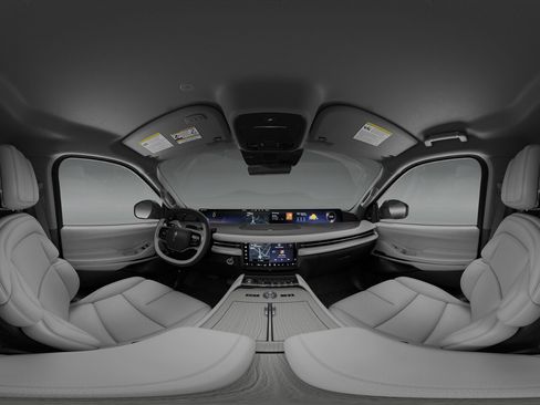 New 2026 Lincoln Navigator L Premier AWD/4WD image 4